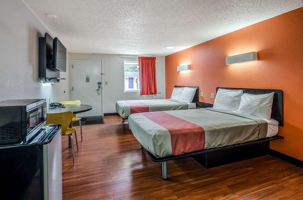 Motel 6 Troutville, Va Room photo